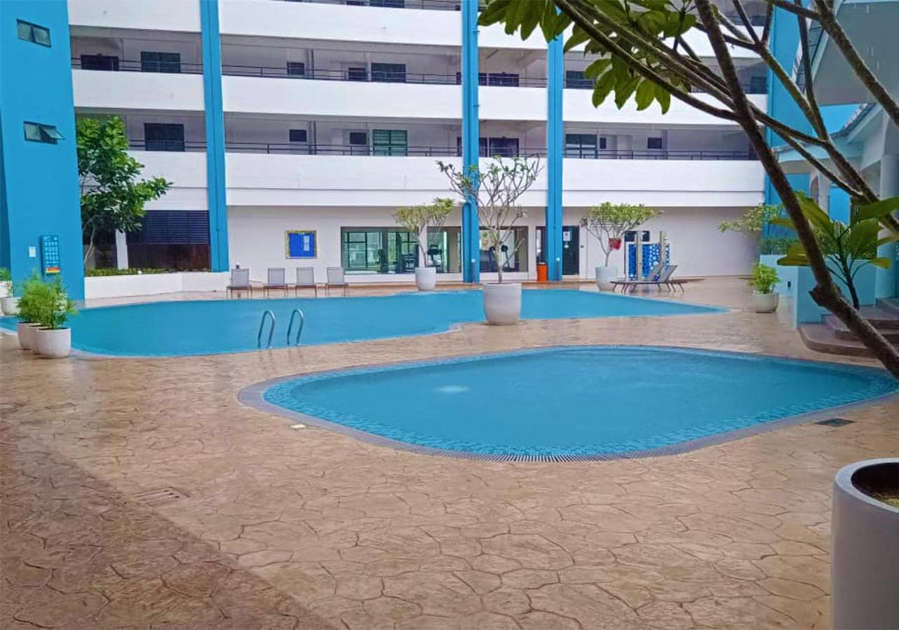 Mutiara Melaka Beach Resort - Islamic Compliance Only Tangga Batu Exterior photo